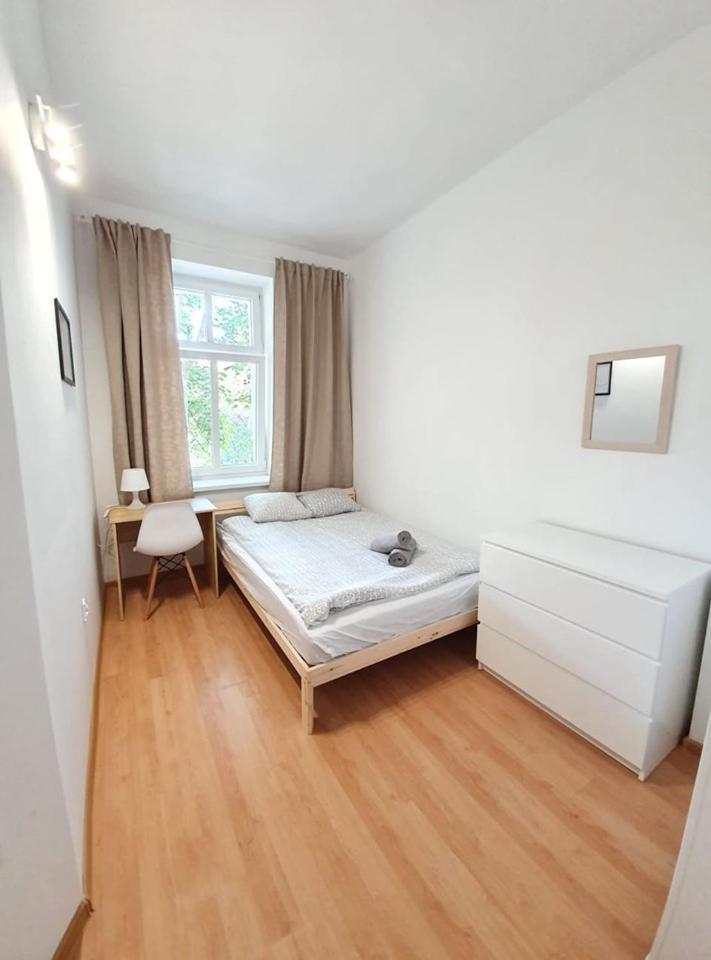 Nw Pokoje 10 Minut Pieszo Do Centrum Apartment