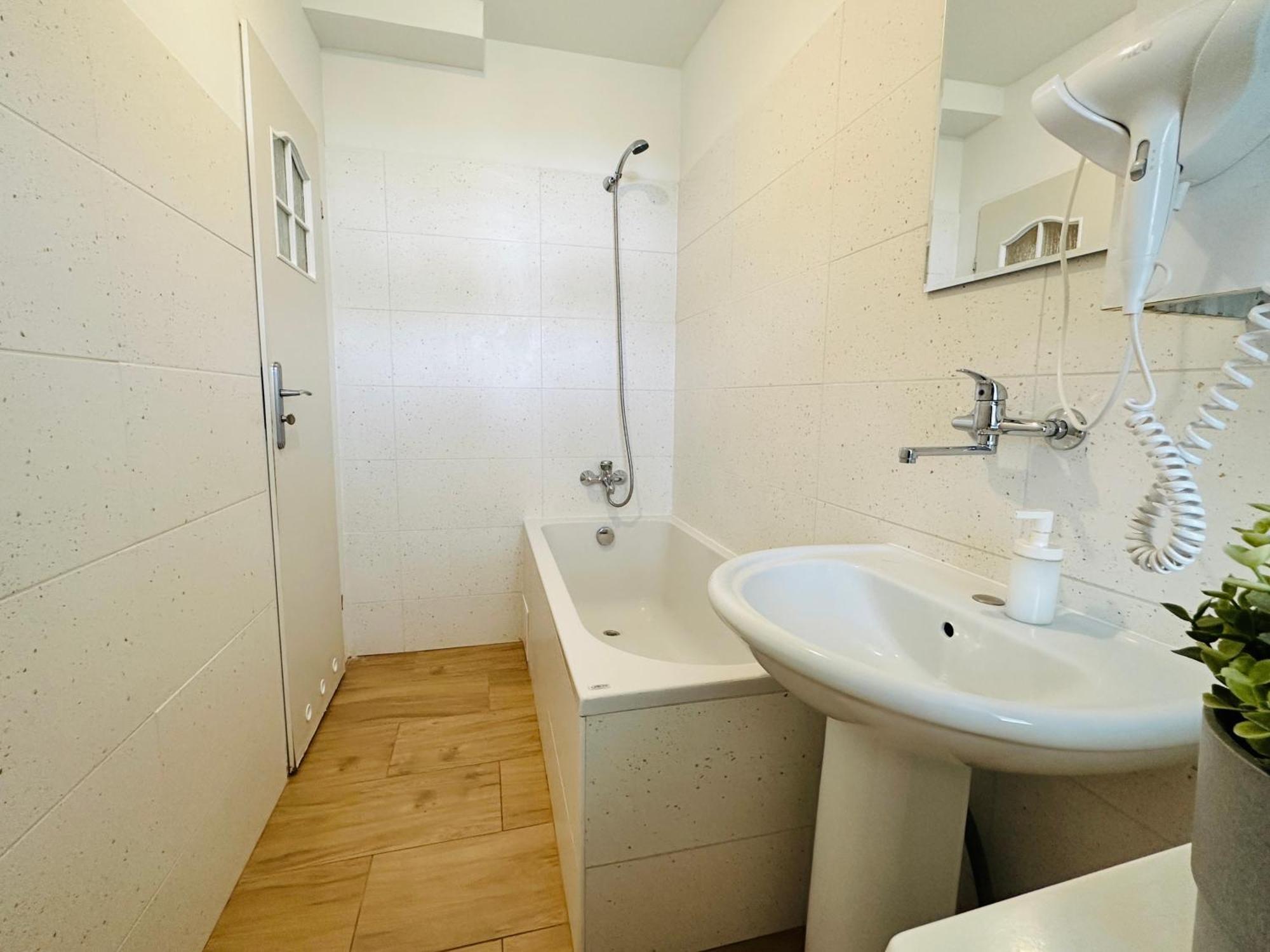 Apartment Nw Pokoje 10 Minut Pieszo Do Centrum